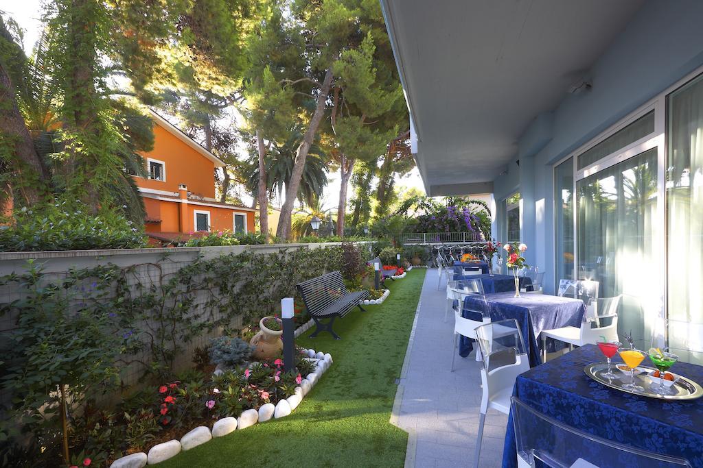 Aurea Hotel Торторето Экстерьер фото