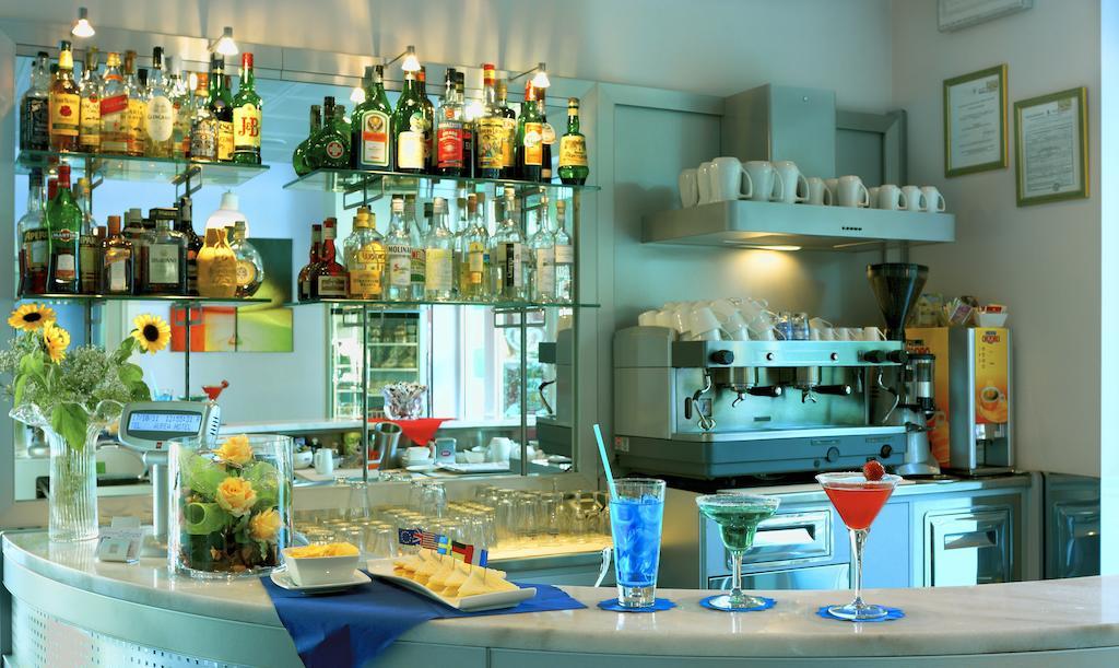 Aurea Hotel Торторето Экстерьер фото