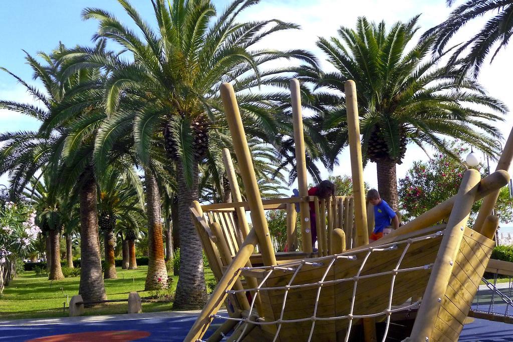 Aurea Hotel Торторето Экстерьер фото